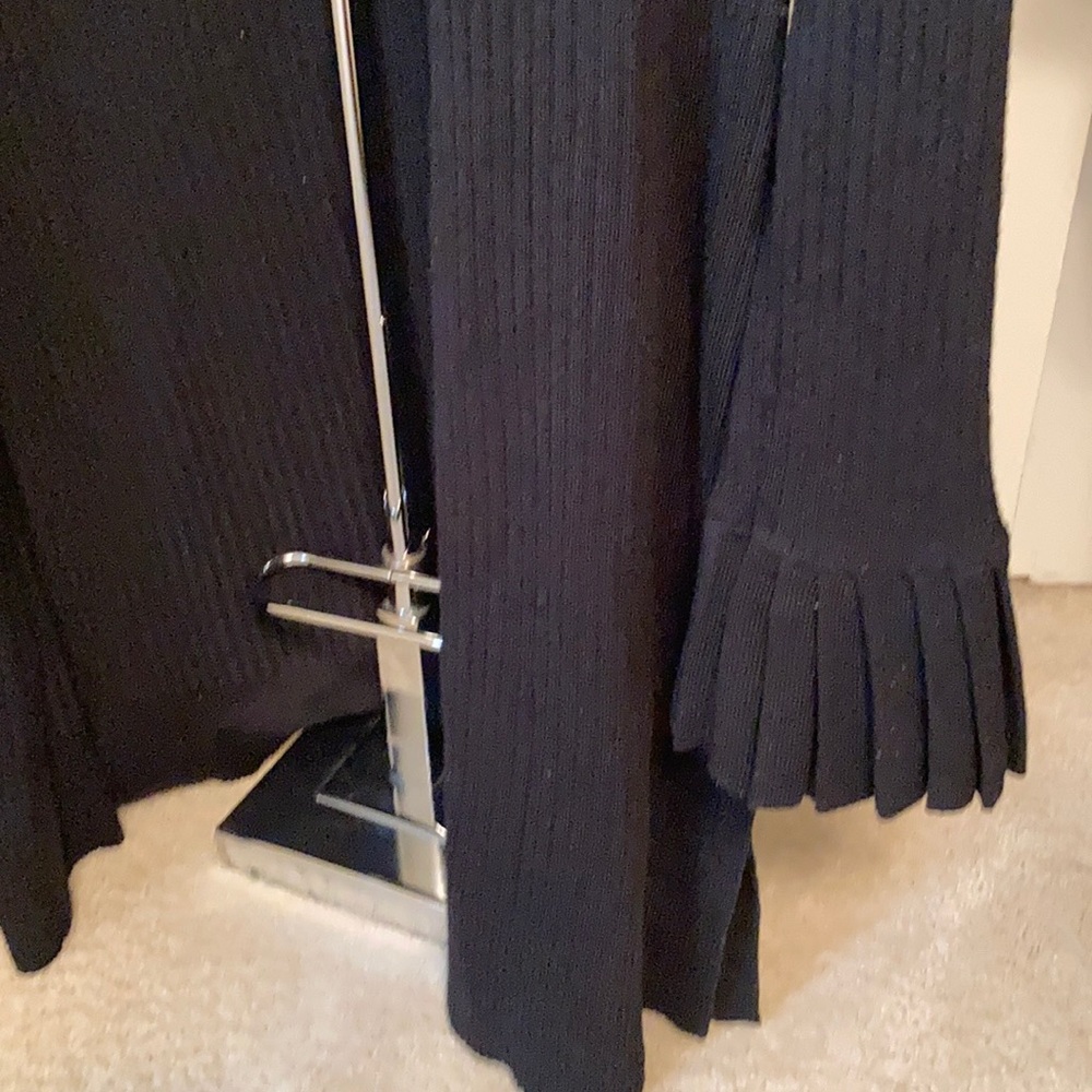 Sweater - Picture 5 of 7